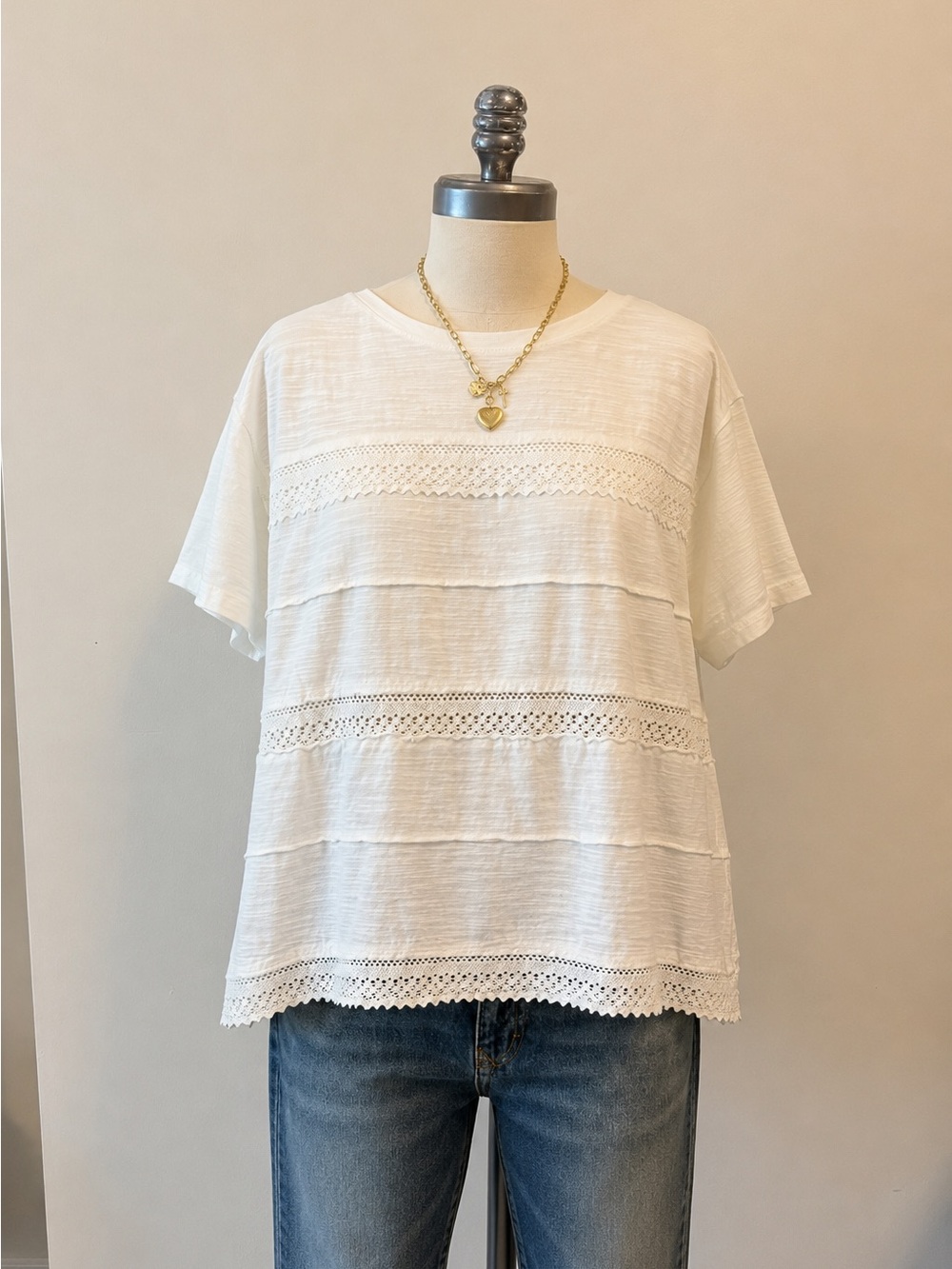 Kimchi Blue UO White Crochet-Trim Short Sleeve Top
